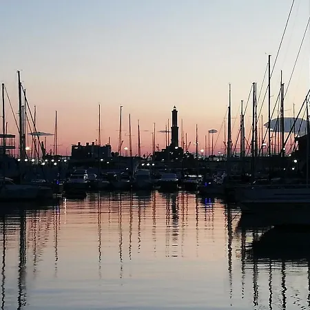 Porta Soprana, Really Downtown 1 * Genua