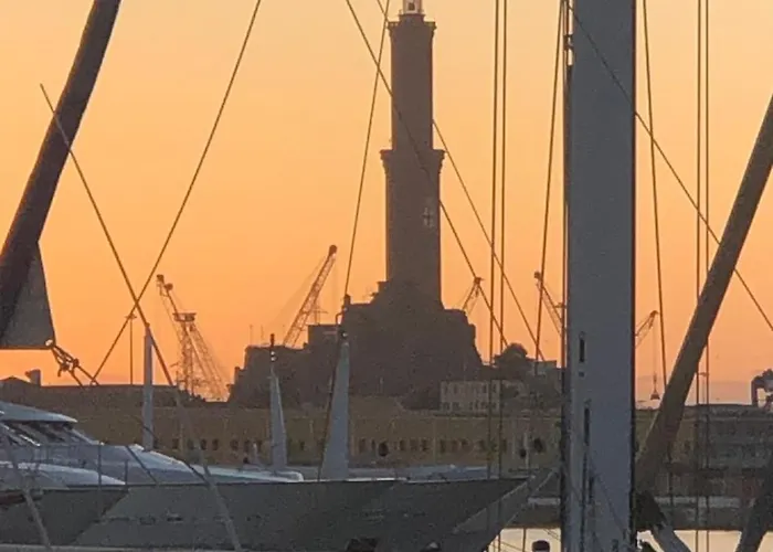 Porta Soprana, Really Downtown 1 * Genova