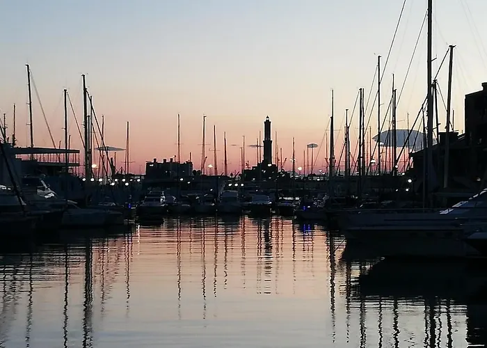 Porta Soprana, Really Downtown 1 * Genova