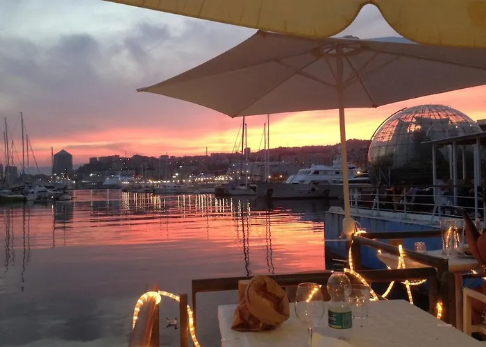 Porta Soprana, Really Downtown 1 * Genova