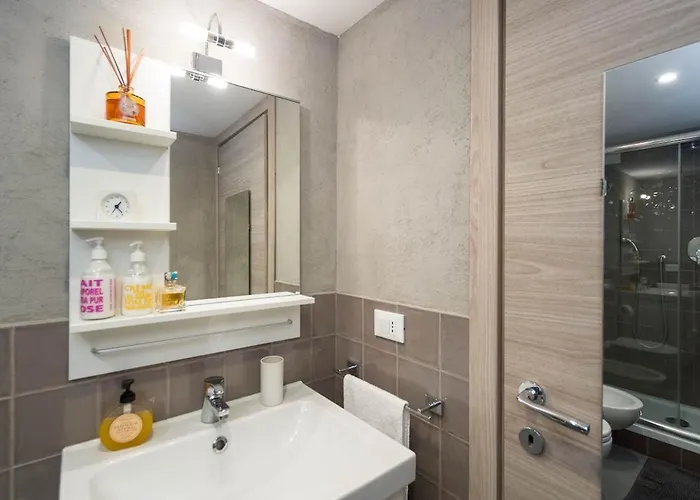 Porta Soprana, Really Downtown 1 Genova